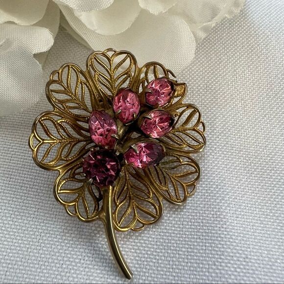 Vintage Marquise Cut Pink Stone Gold Tone Flower Brooch - Picture 4 of 6